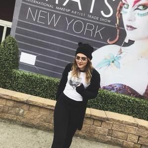 Meet your Posher, Danielle